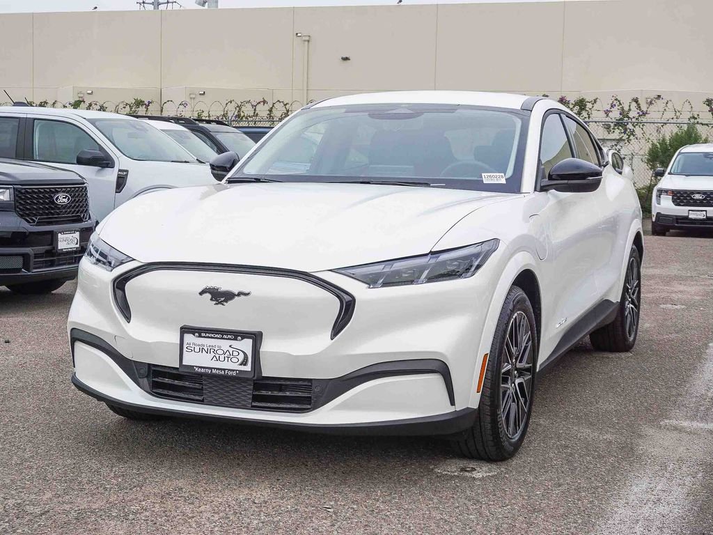 New 2026 Star White Metallic Tri-coat Ford Premium image 3