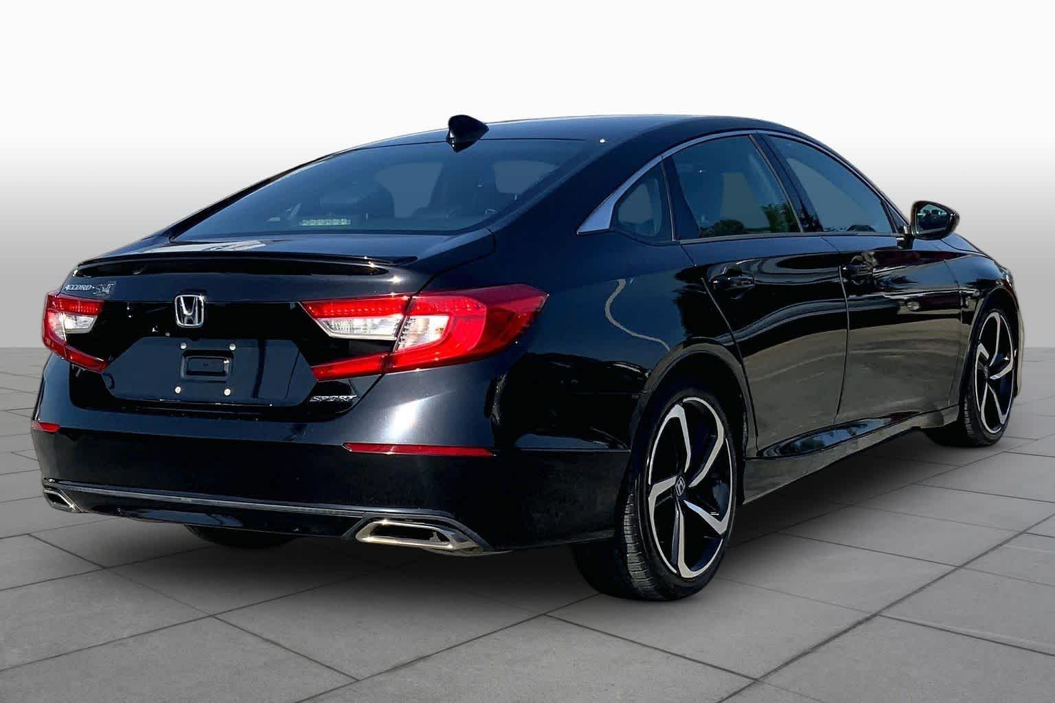 Used 2018  Honda Sport 1.5T image 13