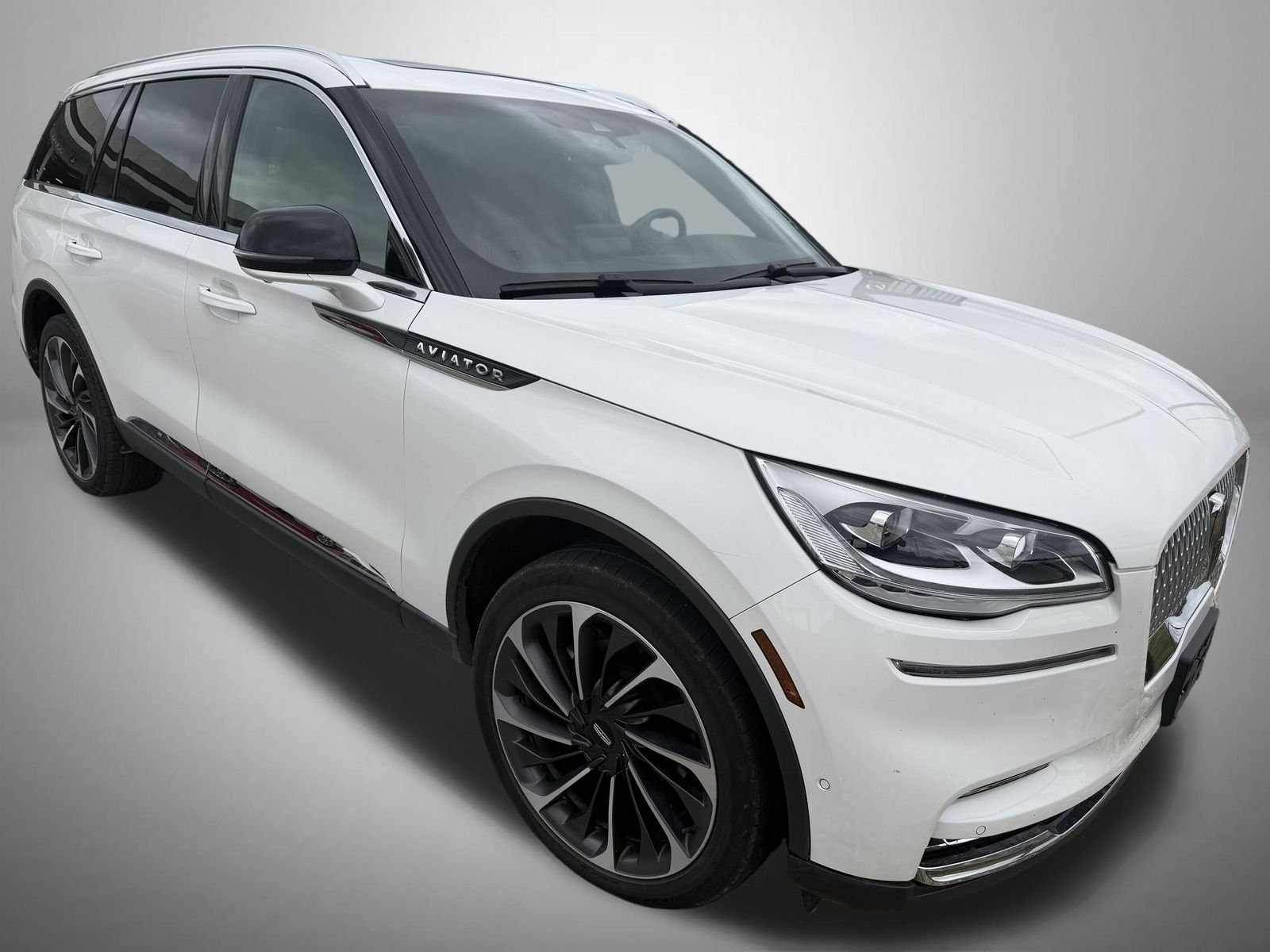 Used 2020 White Lincoln Reserve image 2