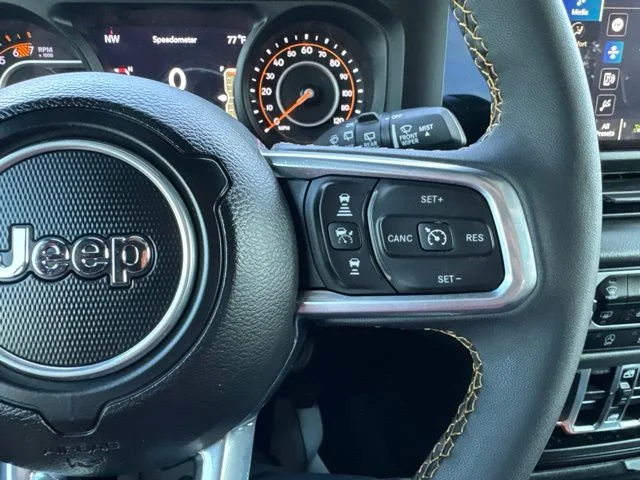 Used 2024  Jeep Sahara image 25
