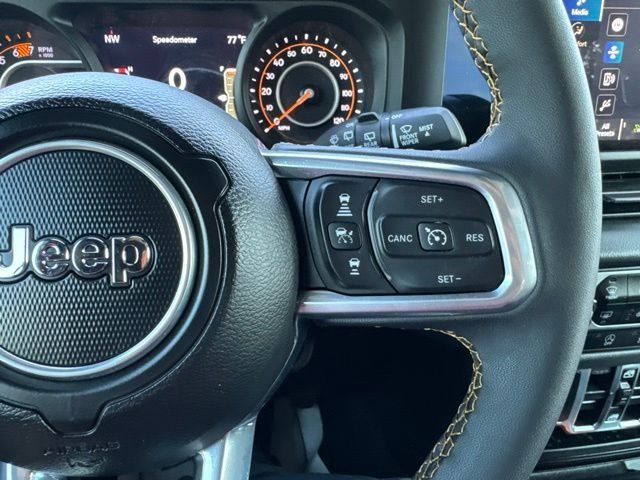 Used 2024  Jeep Sahara image 25