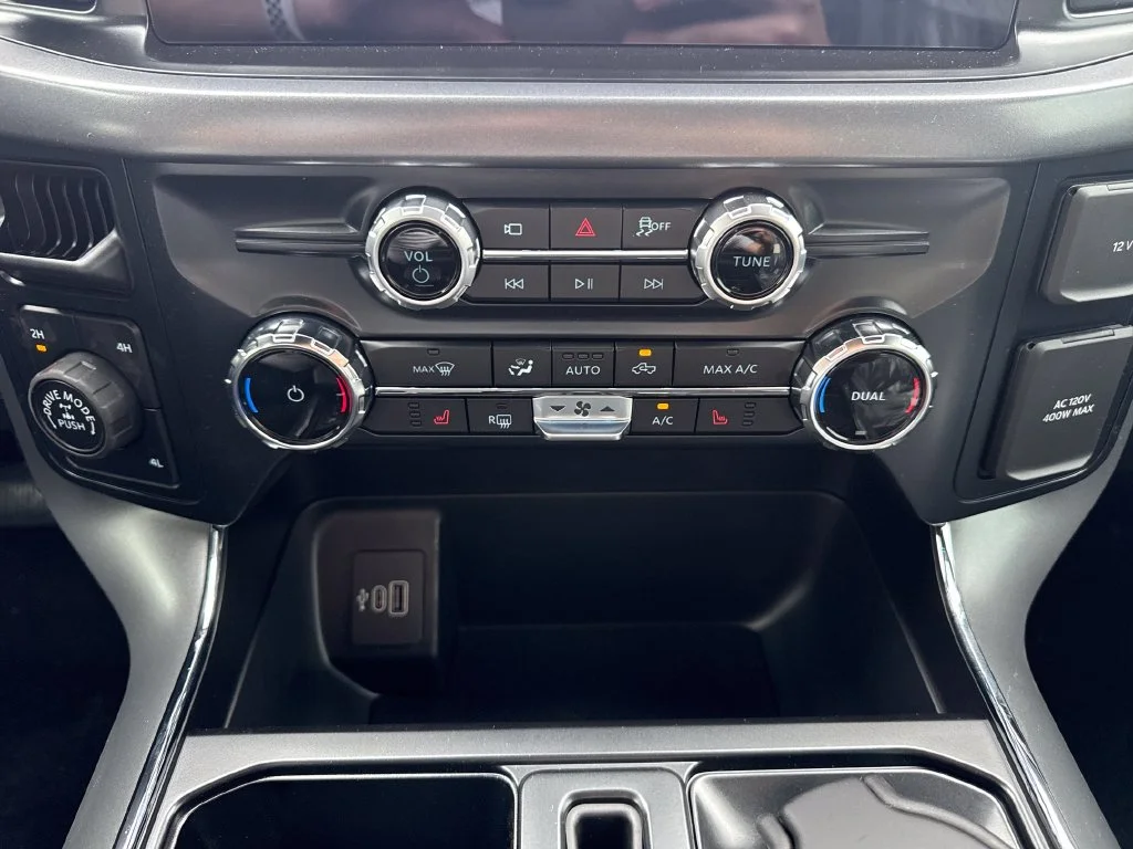 New 2026 Carbonized Gray Metallic Ford XLT image 20