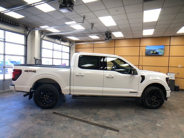 New 2026 Oxford White Ford XLT image 8