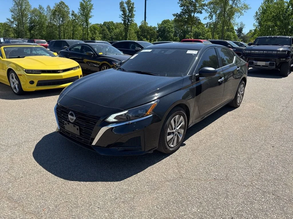 Black 2025 Nissan Altima 2.5 S FWD Sedan Front-Wheel Drive