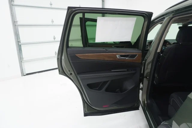 New 2026 Avocado Green Pearl Volkswagen 2.0T SE w/Technology image 17