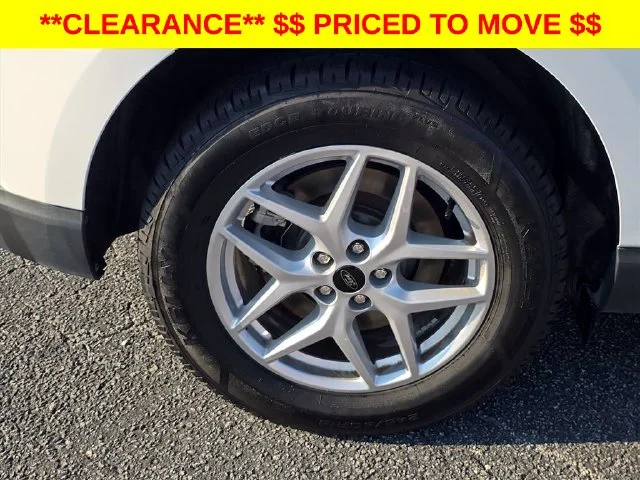 Used 2024 White Ford SEL image 34