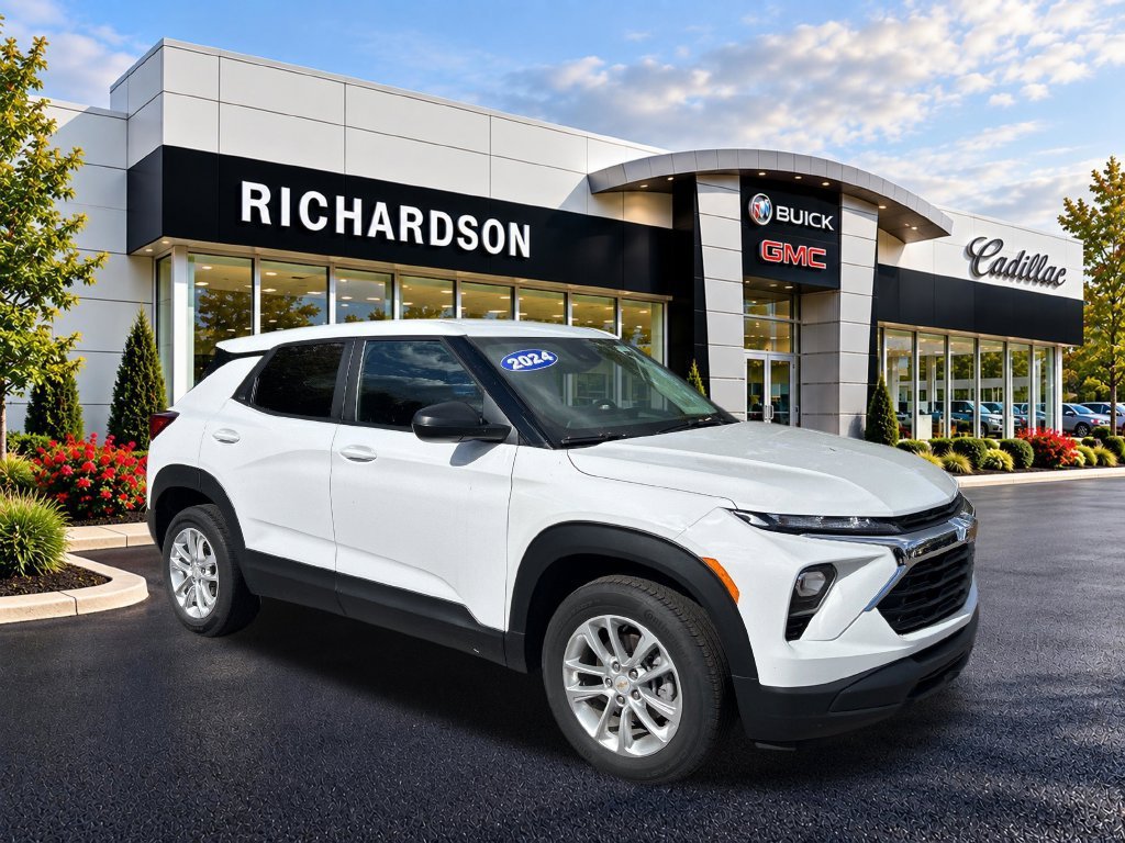 Used 2024 Summit White Chevrolet LS image 7