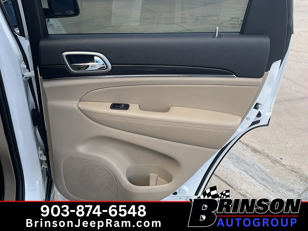 Used 2022 Bright White Clearcoat Jeep Limited image 20