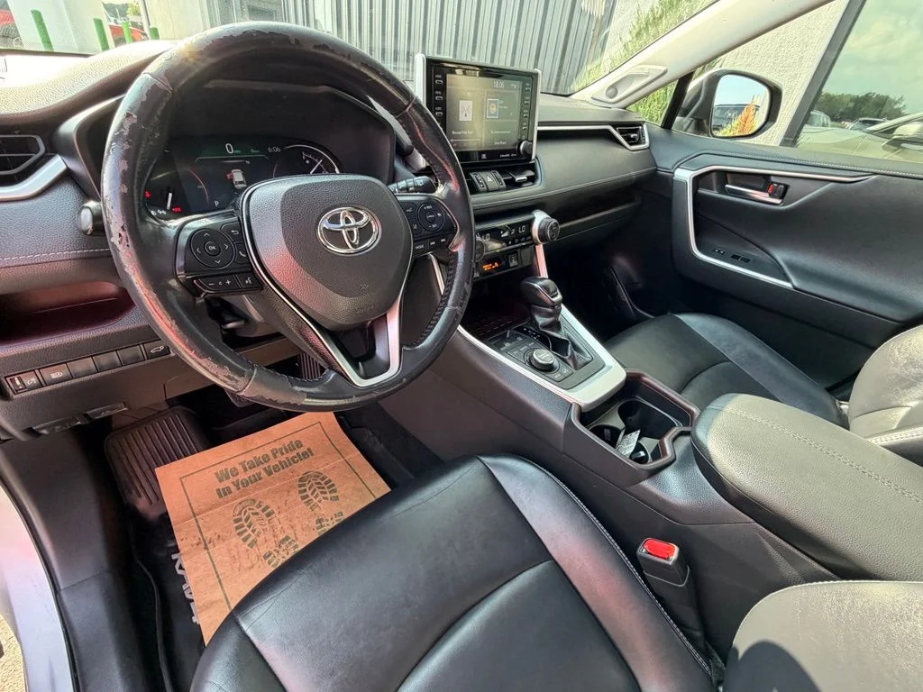 Used 2019 Silver Toyota Limited image 11