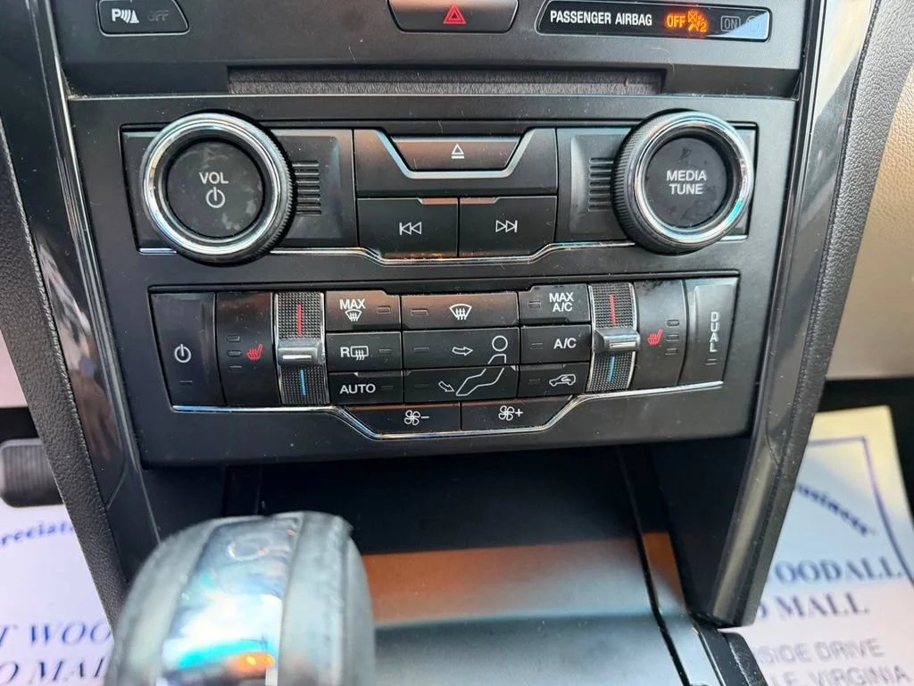 Used 2016 White Ford XLT image 15