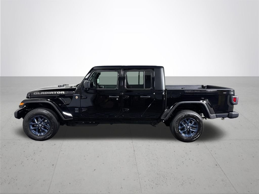 New 2026 Black Clear-Coat Exterior Paint Jeep  image 9