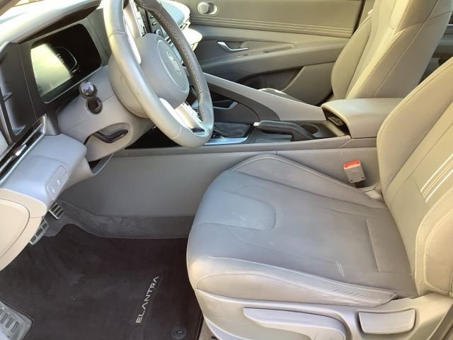 2025 Hyundai Elantra SEL - Photo 15