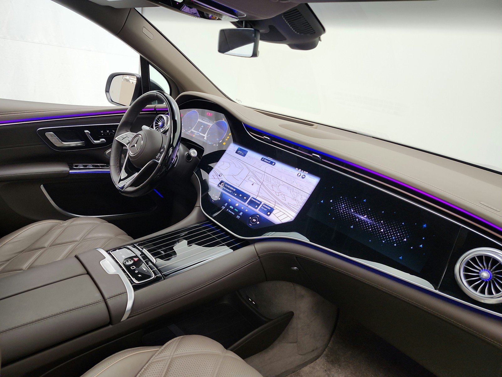 Certified Used 2024 Obsidian Black/Cirrus Silver Mercedes-Benz Maybach EQS 680 4MATIC® SUV image 18