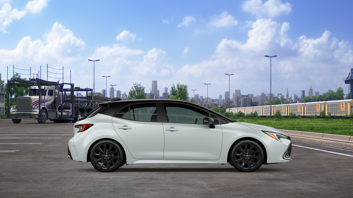 New 2026 Wind Chill Pearl with Midnight Black Metallic roof Toyota XSE image 12