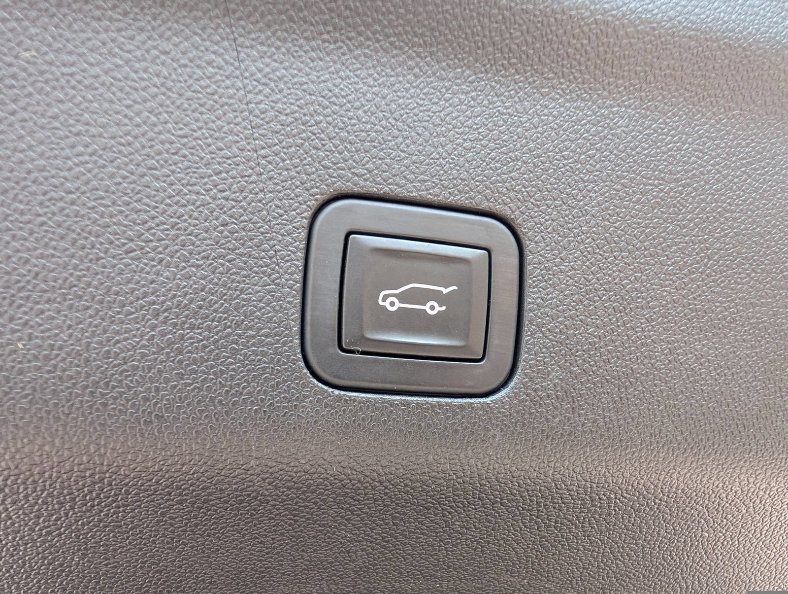 Used 2025 Radiant Red Tintcoat Chevrolet Z71 image 36