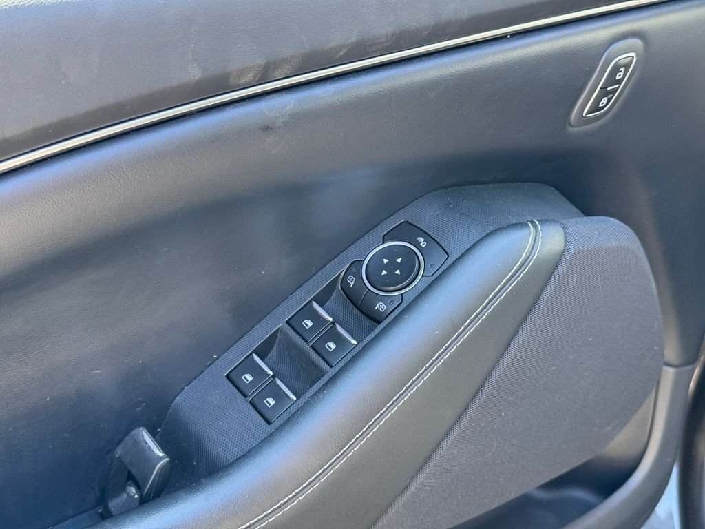 Used 2023 Gray Ford Select image 11