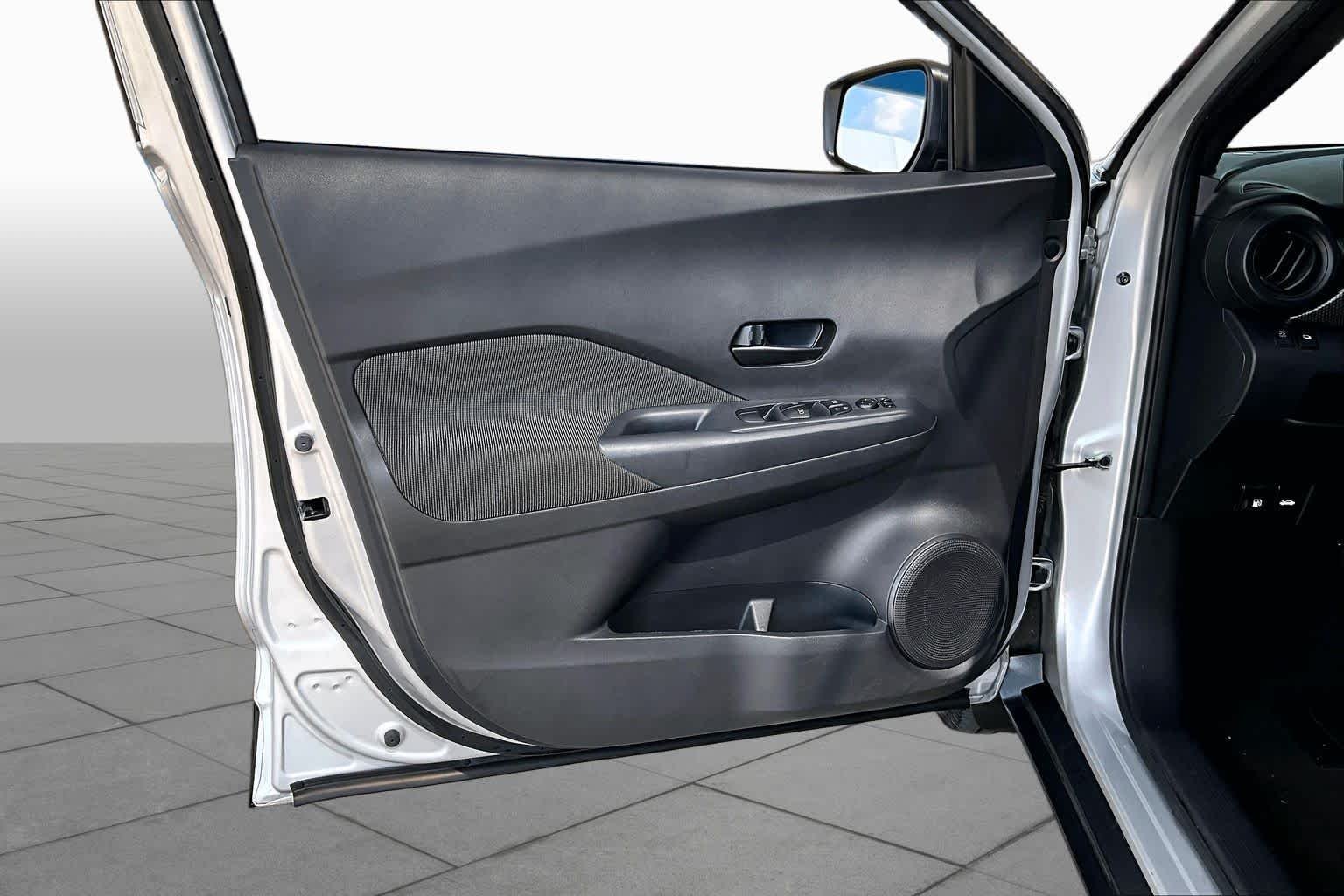 Used 2019 Brilliant Silver Metallic Nissan S image 21
