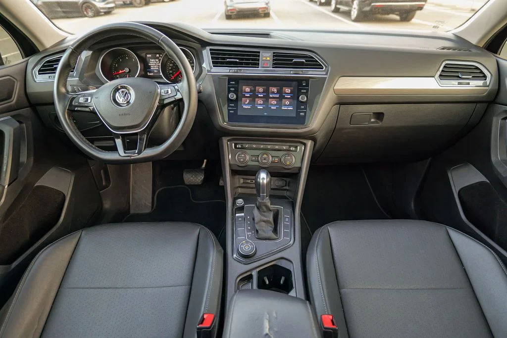 Used 2019 Platinum Gray Metallic Volkswagen 2.0T SE image 38