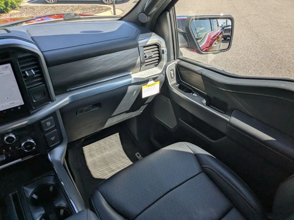 Used 2025 Red Ford Lariat image 19