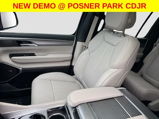 New 2026 Velvet Red Pearl-Coat Exterior Paint Jeep Grand Wagoneer image 25