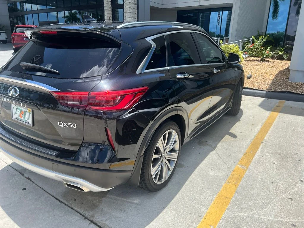 Used 2022 Mineral Black INFINITI Sensory image 7