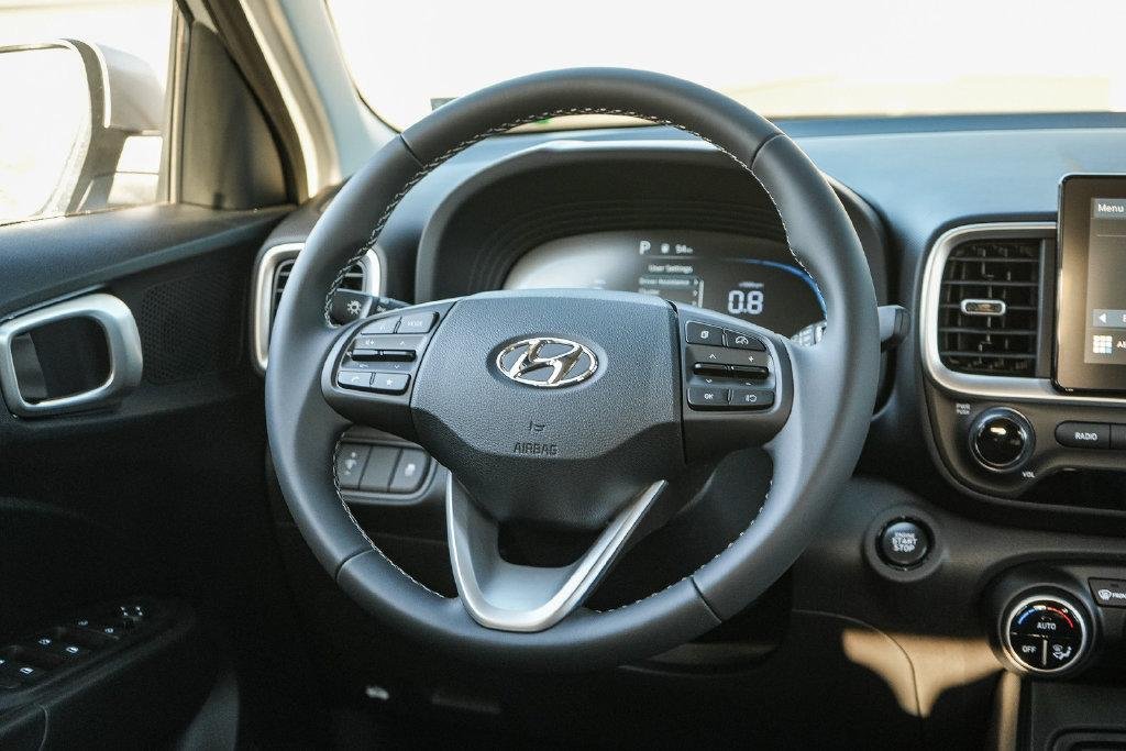 New 2026 Shimmering Silver Hyundai SEL image 17