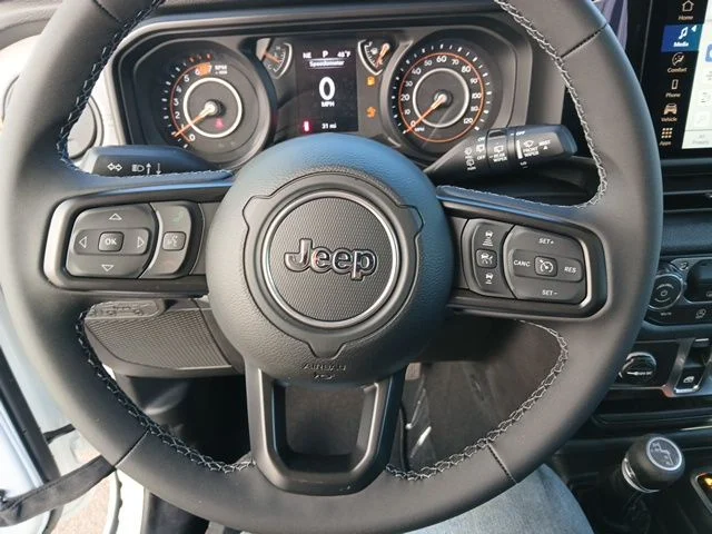 New 2026 Bright White Clear-Coat Exterior Paint Jeep Sport S image 39