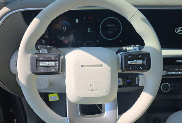 Certified Used 2026 Gray Hyundai SEL Premium image 7