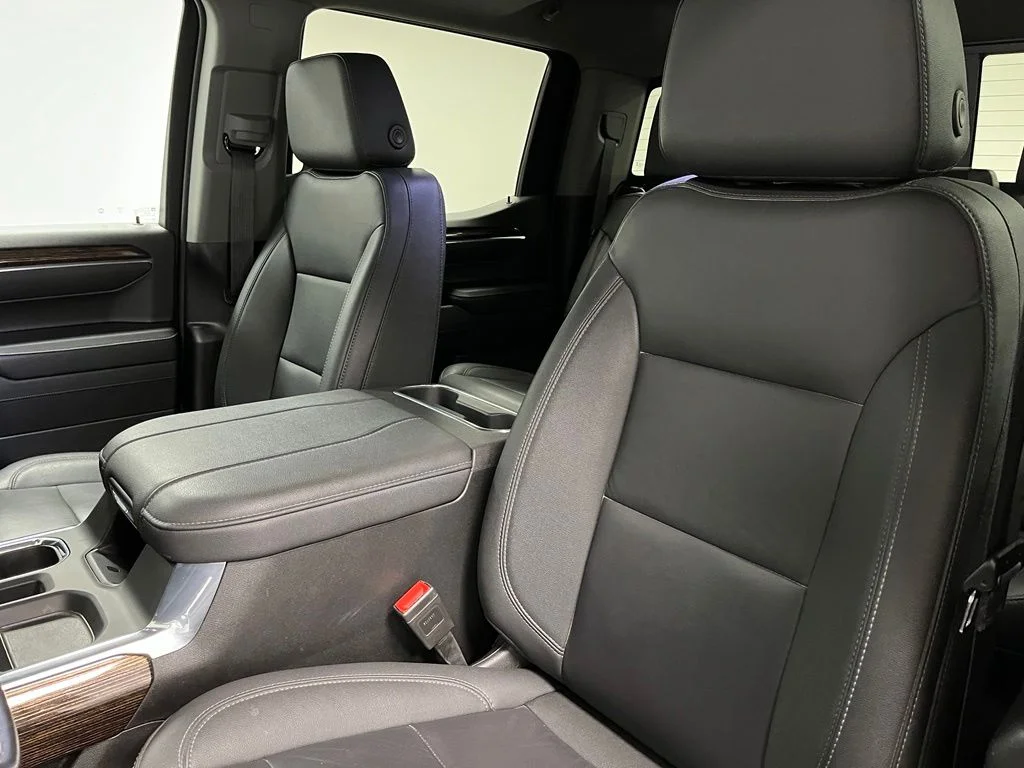 Used 2024 Black GMC Elevation image 22