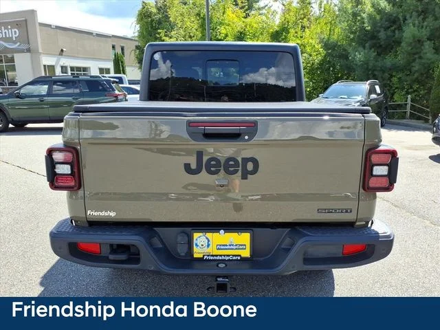 Used 2020 Green Jeep Sport image 6