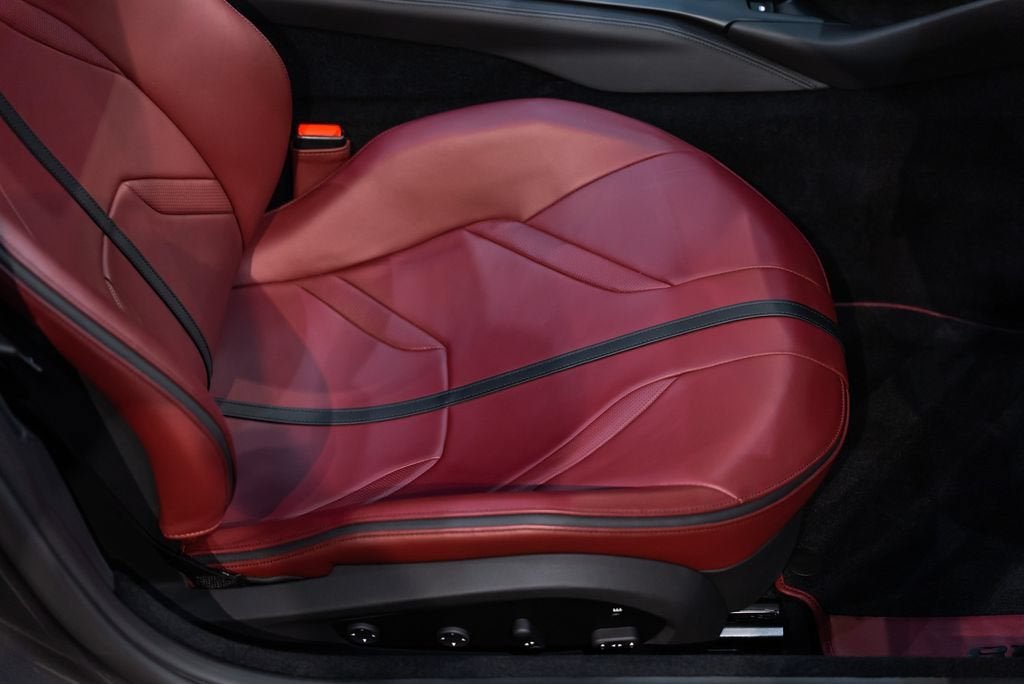 Certified Used 2023 Canna di Fucile Ferrari Base image 47