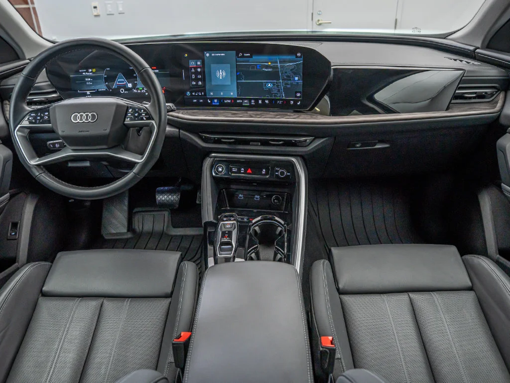 Used 2025 Mythos Black Metallic Audi 2.0T Premium Plus image 34