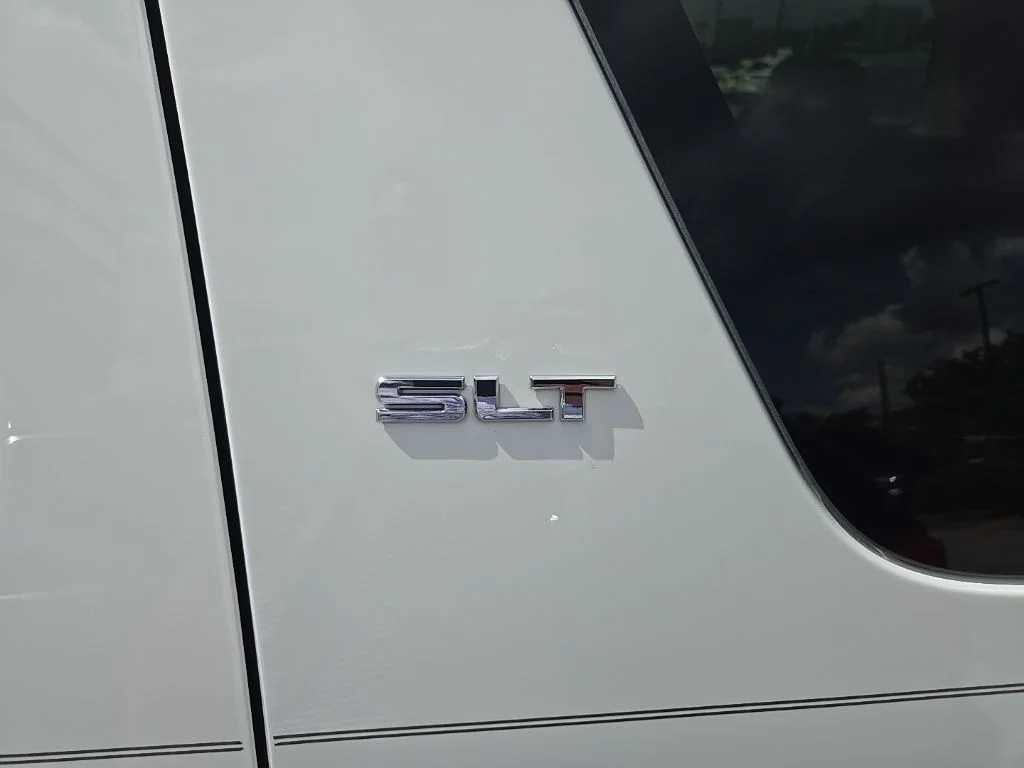 Used 2014 White GMC SLT 1500 image 4