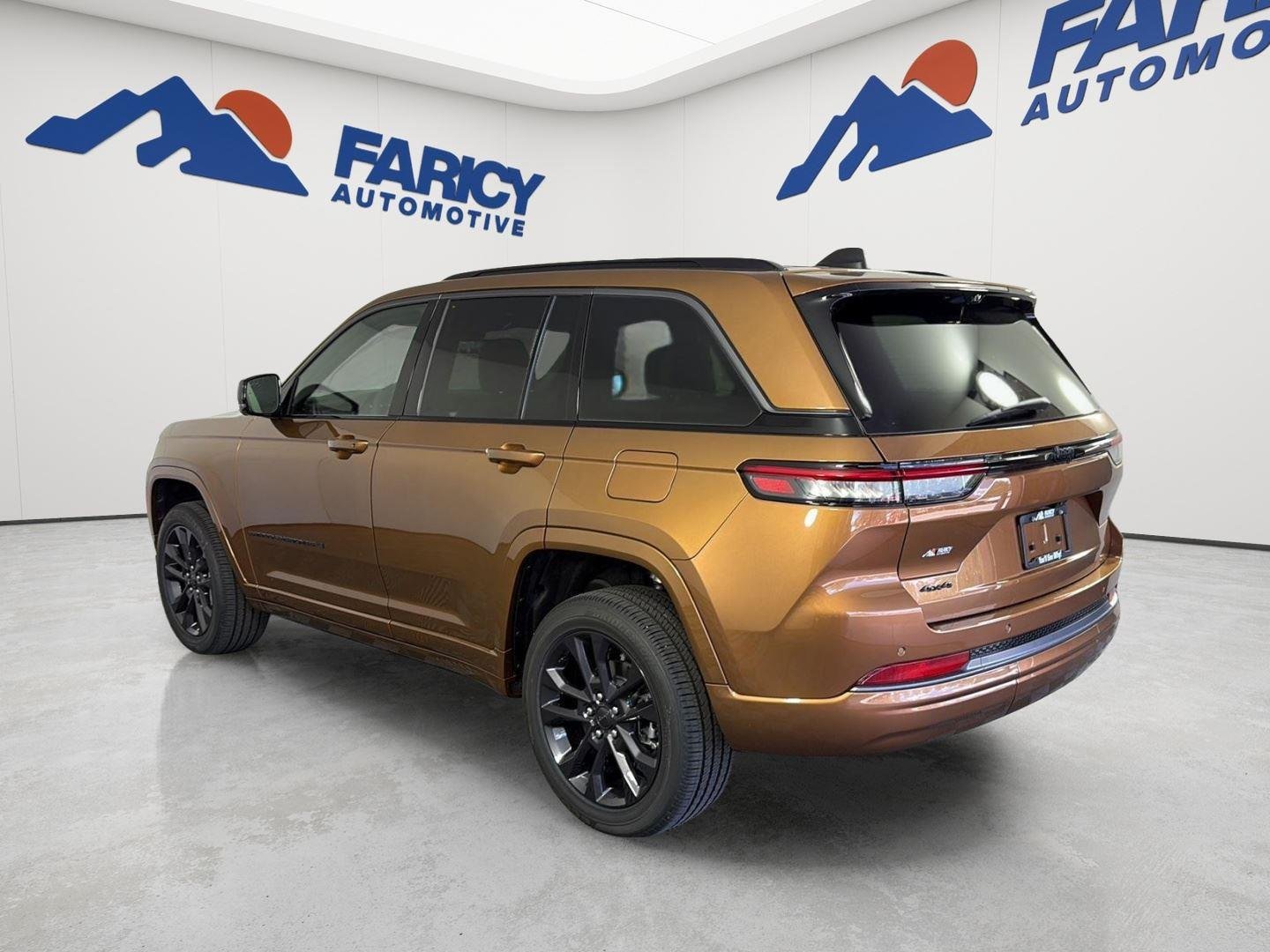 New 2026 Copper Shino Metallic Clear-Coat Exterior Paint Jeep Limited Reserve image 6