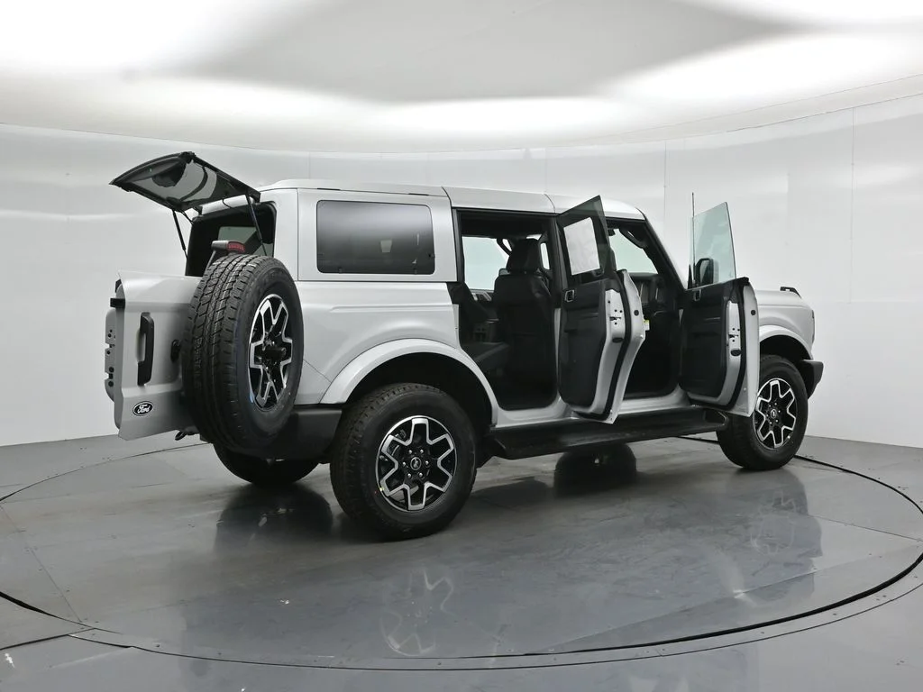 New 2026 Avalanche Gray Ford Outer Banks image 5