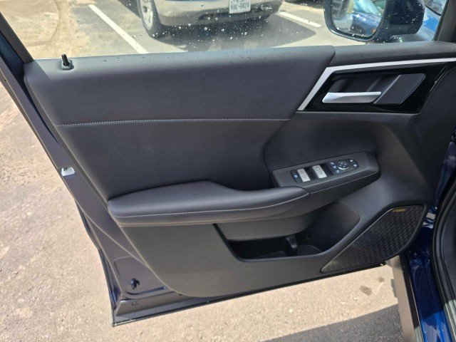 2025 Mitsubishi Outlander SE - Photo 14