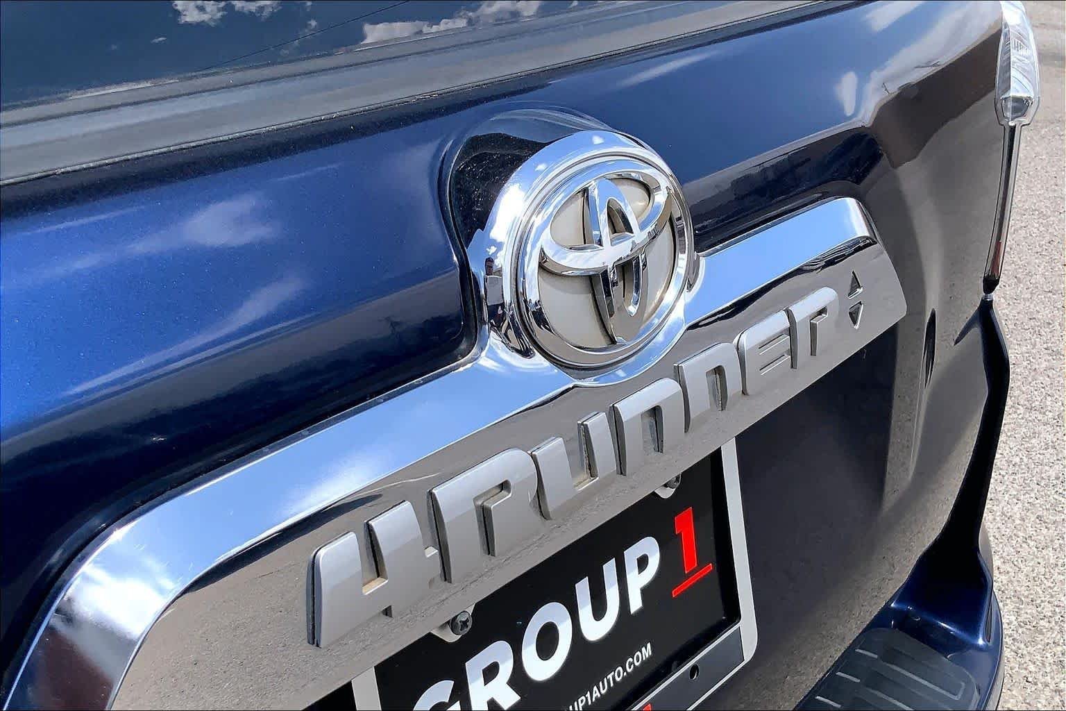 Used 2017 Nautical Blue Metallic Toyota Limited image 31
