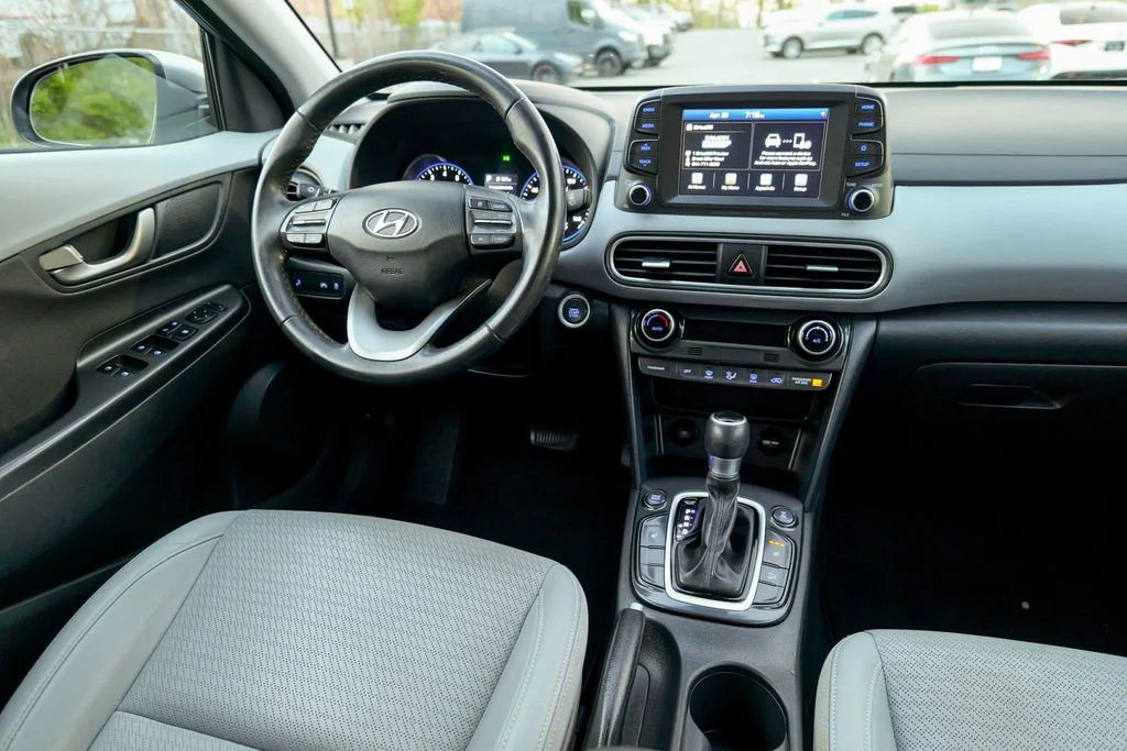 Used 2019 Sonic Silver Hyundai Limited image 40