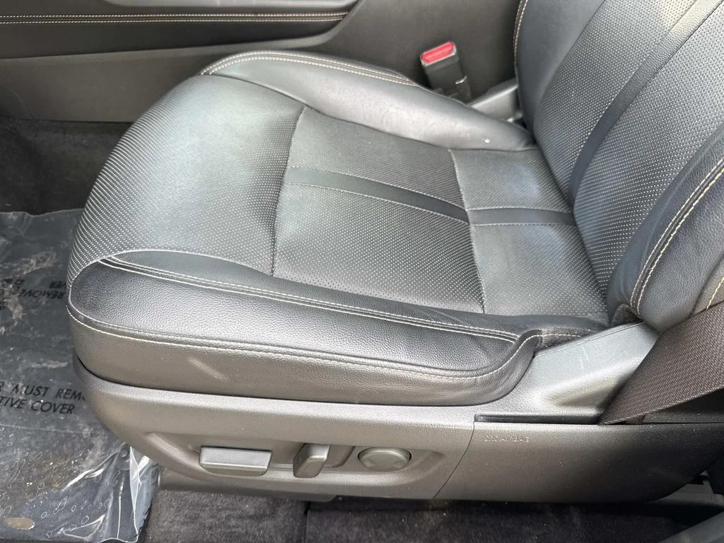 Certified Used 2024 Silver Mazda 3.3 Turbo Premium image 34