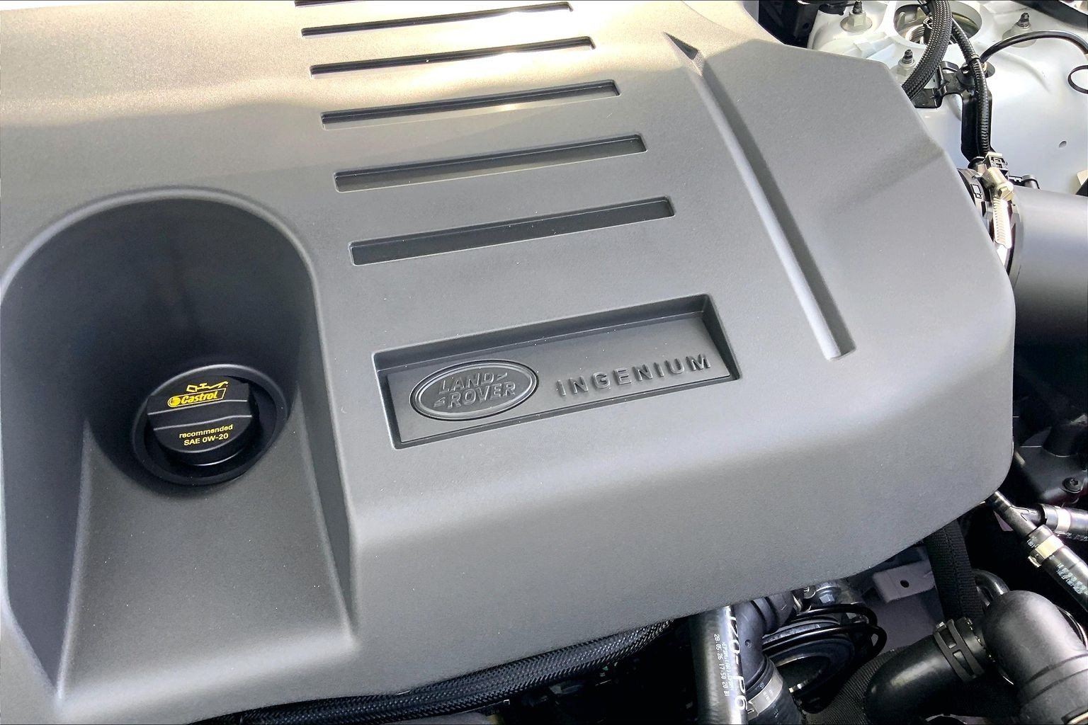New 2026 Fuji White Land Rover X-Dynamic SE image 17