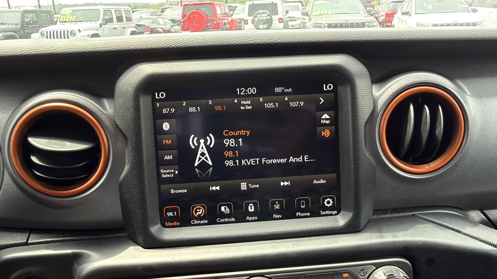 Used 2022 Sting-Gray Clearcoat Jeep Mojave image 22