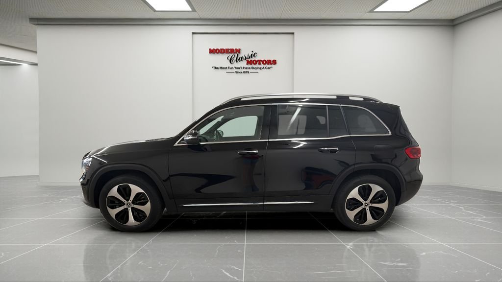 Used 2025 Black Mercedes-Benz GLB 250 image 4