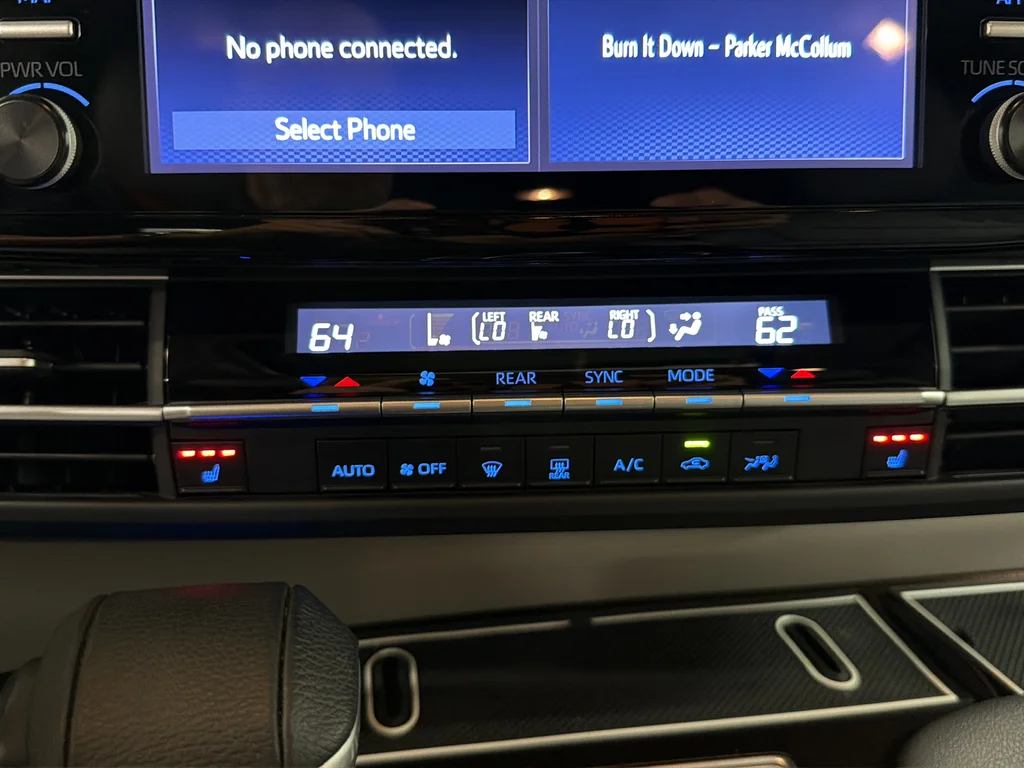 Used 2022 Black Toyota XLE image 21