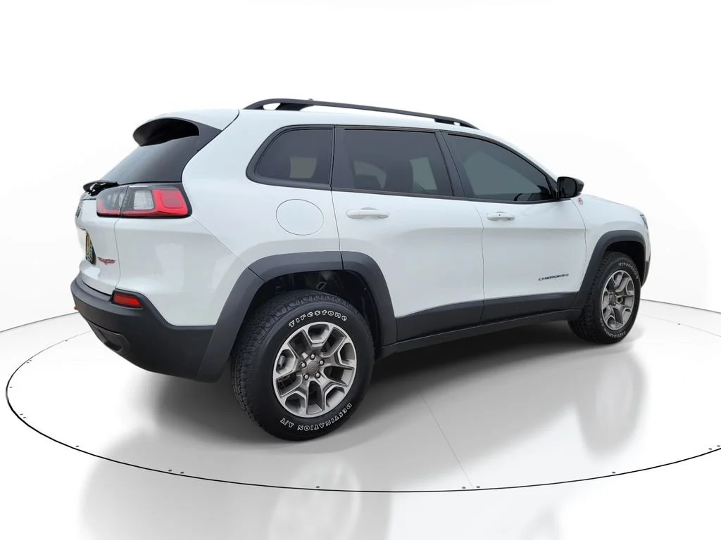 Used 2022 White Jeep Trailhawk 4x4 image 4