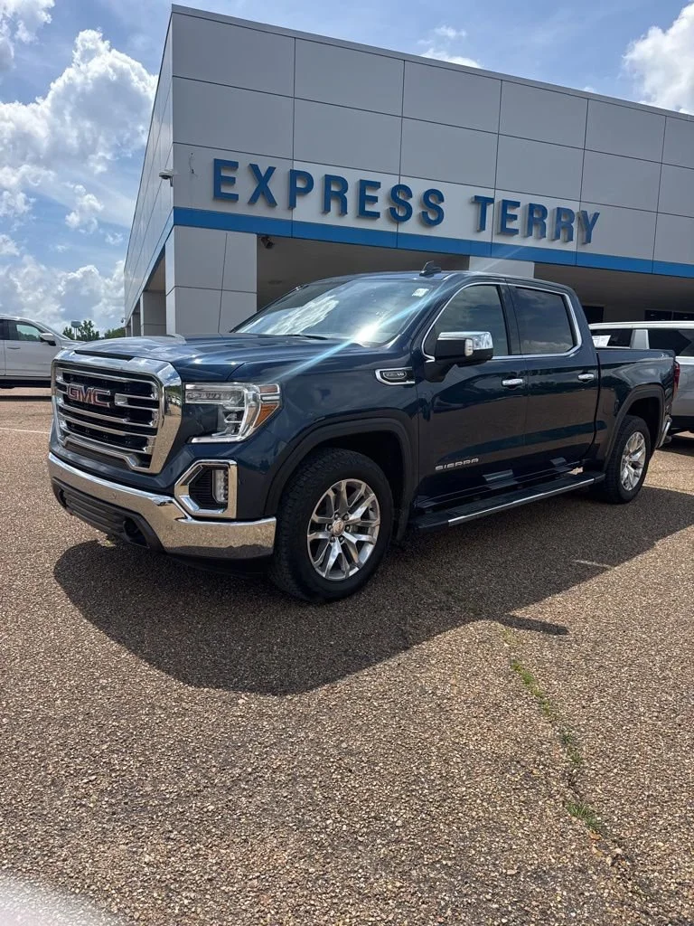 2022 GMC Sierra 4WD Crew Cab Short Box SLT's photo