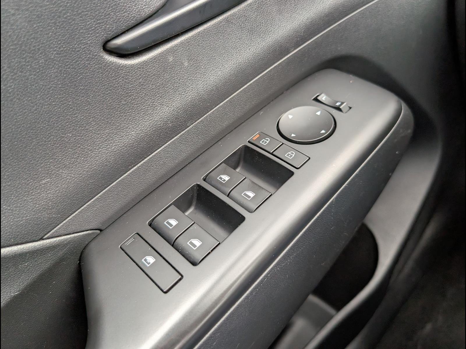 2024 Hyundai Kona SE - Photo 20