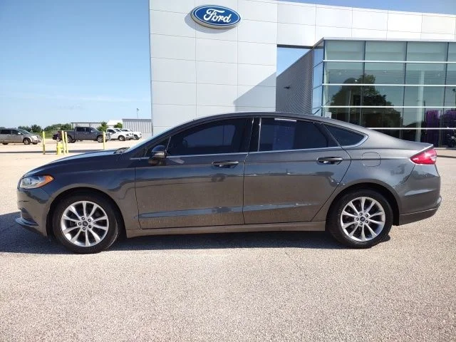 Used 2017 Ford Fusion SE with VIN 3FA6P0HD4HR298602 for sale in Galesburg, IL
