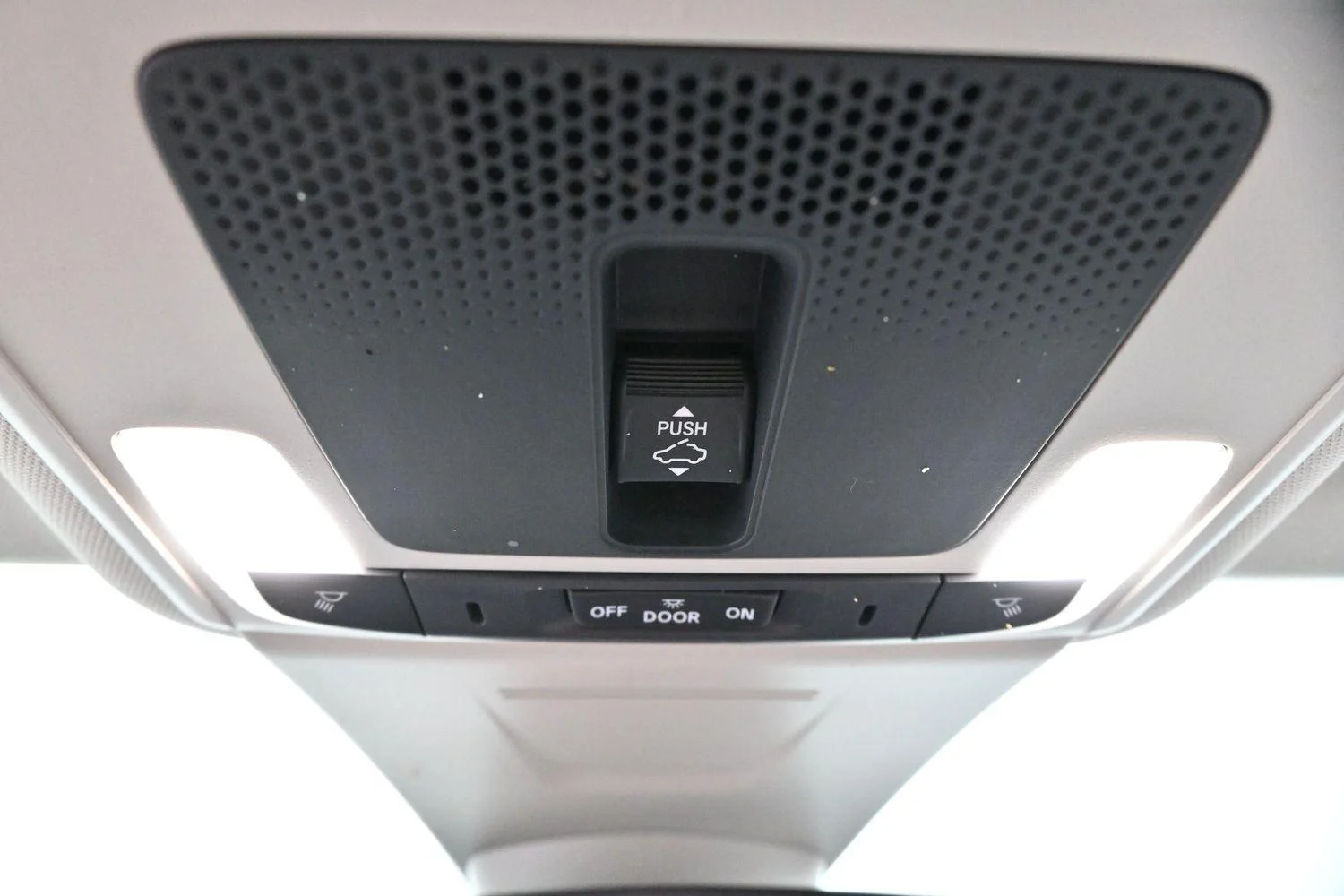 Used 2022 Platinum White Pearl Honda EX image 27