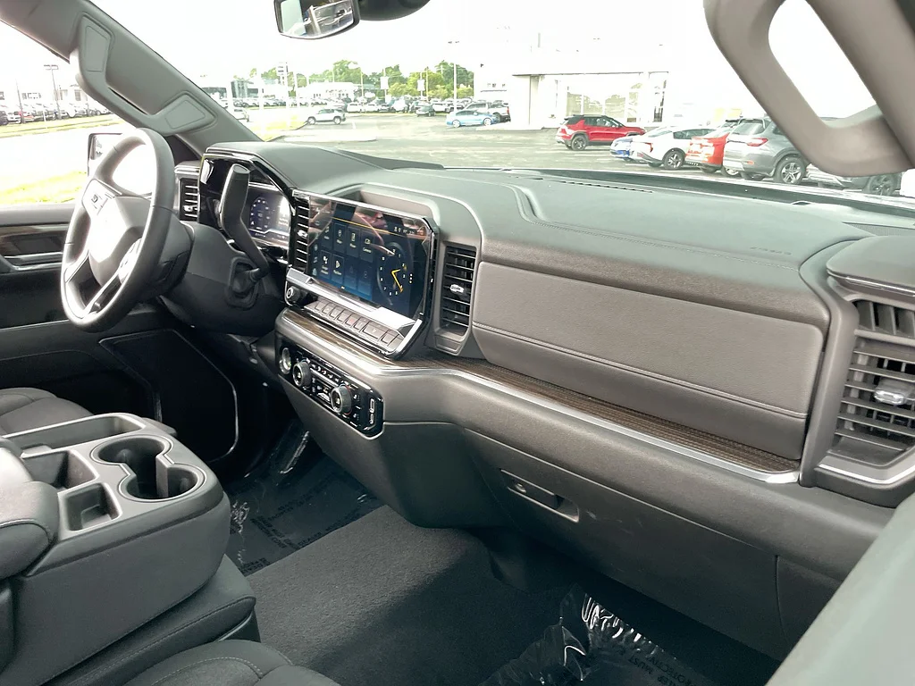 Used 2023 Sterling Gray Metallic Chevrolet LT image 27