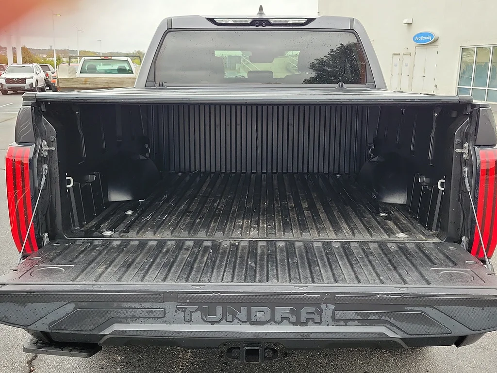 2024 Toyota Tundra 4WD Limited, photo 7 of 12